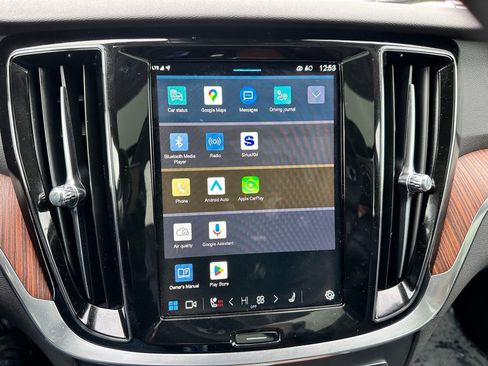 Used 2025 Volvo V60 B5 Cross Country Plus image 18