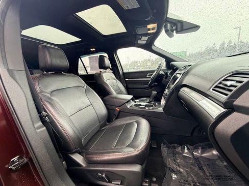 Used 2018 Ford Explorer Sport image 30