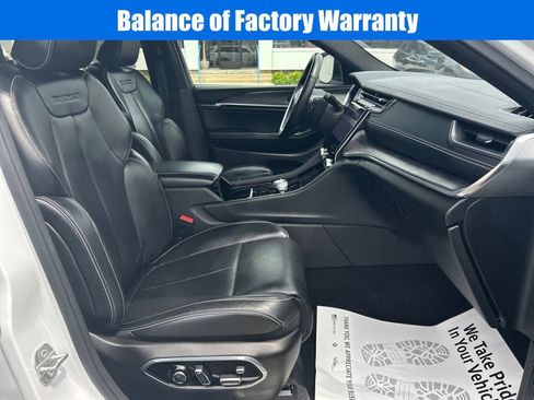 Used 2022 Jeep Grand Cherokee Overland w/ Luxury Tech Group IV image 10