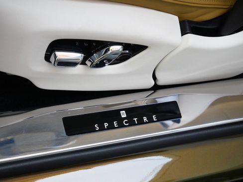 Certified 2024 Rolls-Royce Spectre w/ Spectre Launch Package AWD/4WD image 9