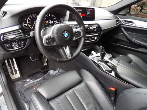 Used 2019 BMW 530i xDrive w/ M Sport Package image 12
