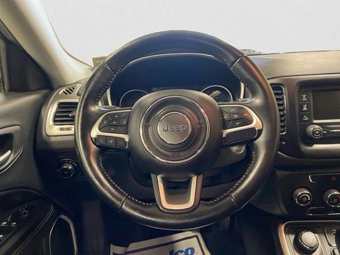 Used 2018 Jeep Compass Latitude image 12