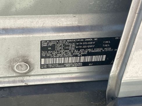 Used 2020 Toyota RAV4 XLE w/ Carpet Mat Package image 14