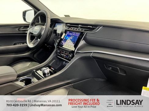 New 2025 Jeep Grand Cherokee Altitude AWD/4WD image 15