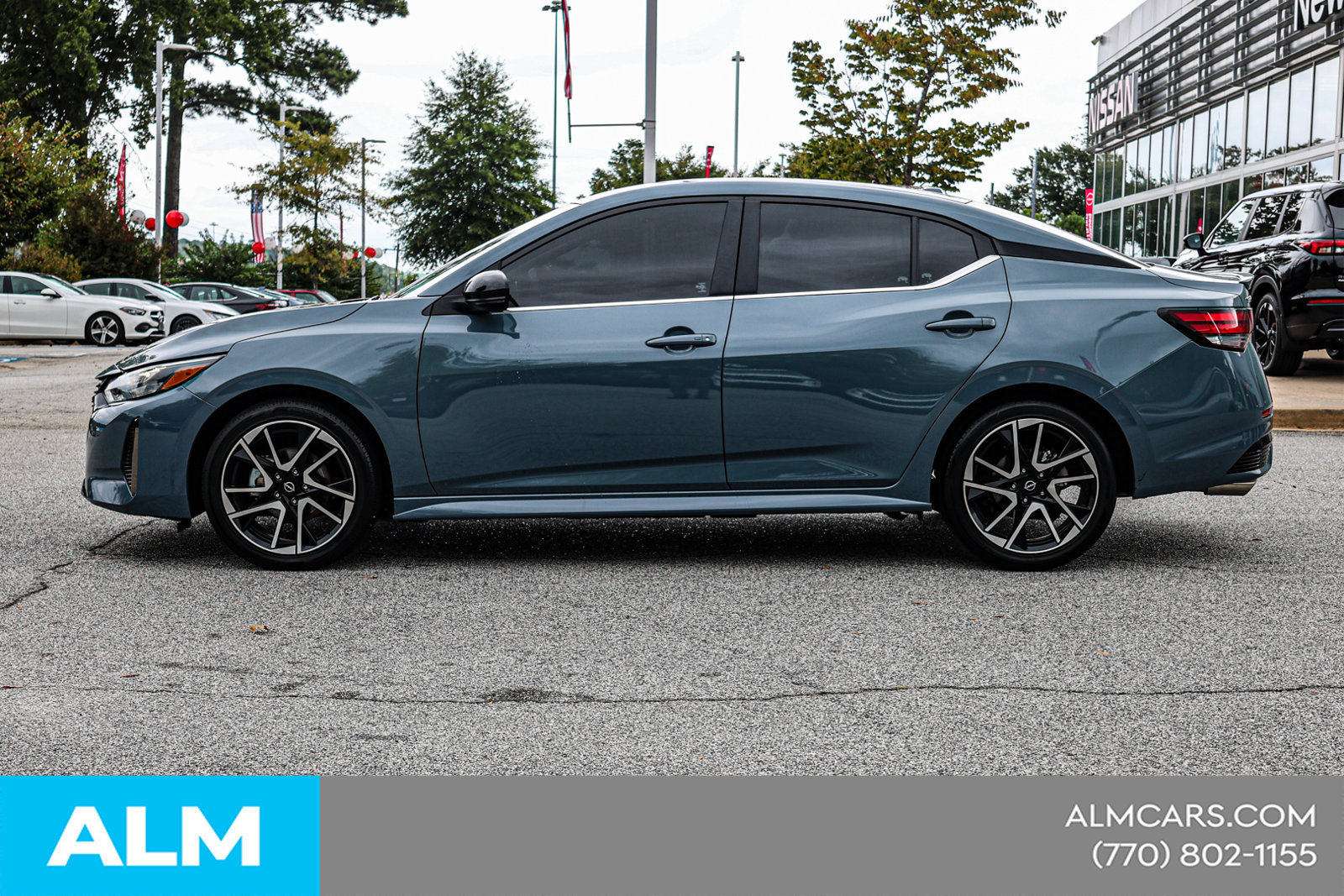 Used 2025 Nissan Sentra SR FWD image 9
