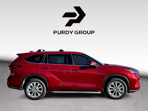 New 2025 Toyota Highlander Limited image 9