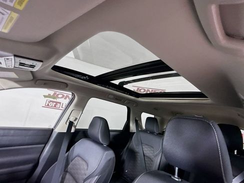 Certified 2023 Nissan Pathfinder SV w/ SV Premium Package AWD/4WD image 10