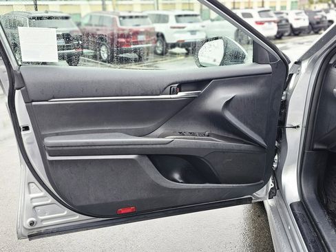 Used 2024 Toyota Camry SE image 13