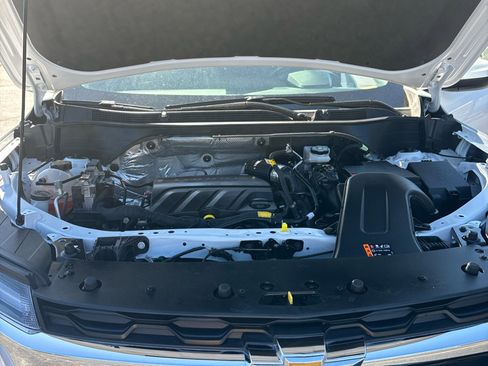 Used 2025 Chevrolet Trax LT w/ Driver Confidence Package image 8