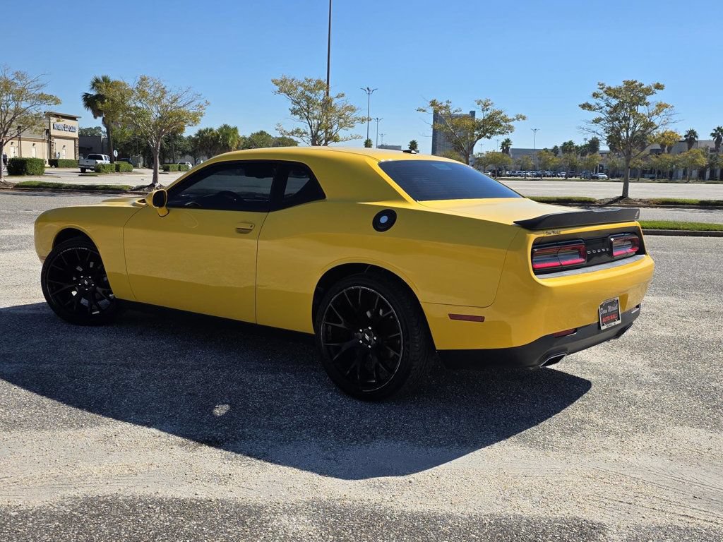 Used 2018 Dodge Challenger SXT w/ Blacktop Package RWD image 5
