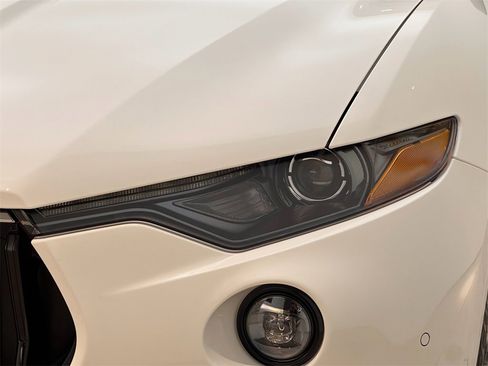 Used 2024 Maserati Levante GT Ultima image 9