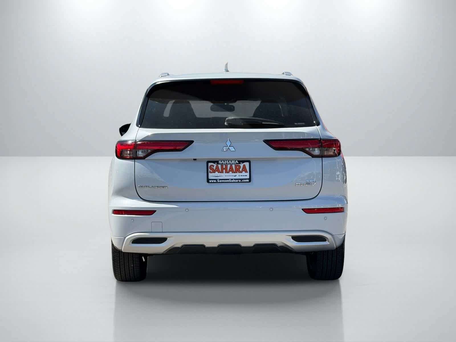 Used 2023 Mitsubishi Outlander SEL AWD/4WD image 5