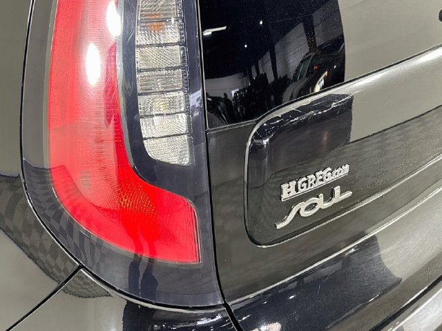 Used 2018 Kia Soul FWD image 31