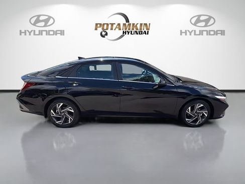 New 2026 Hyundai Elantra Limited FWD image 4