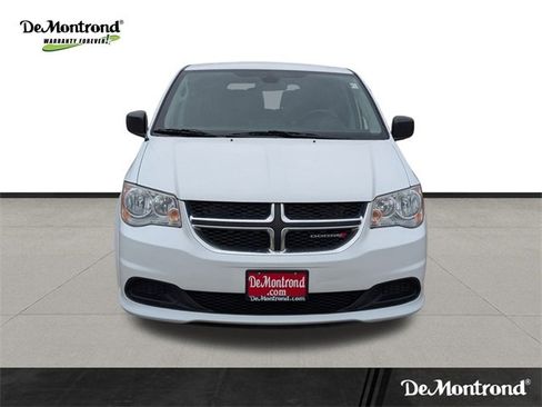Used 2020 Dodge Grand Caravan SE w/ UConnect Hands-Free Group image 2