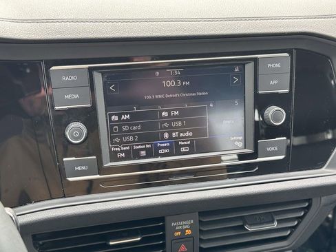 Certified 2021 Volkswagen Jetta SE w/ SE Cold Weather Package image 26