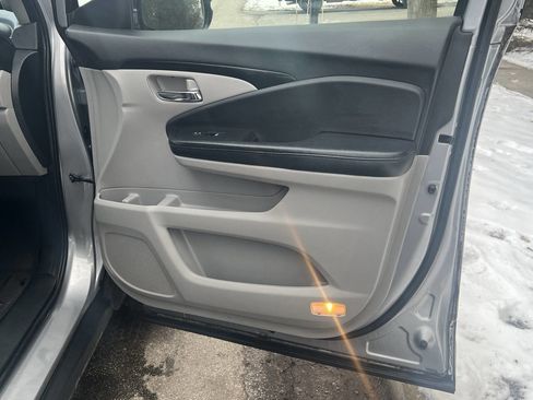 Used 2017 Honda Pilot Touring image 18