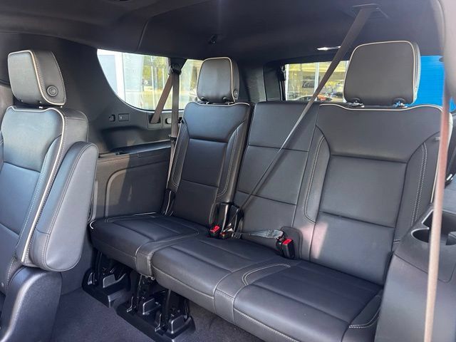 Used 2026 Chevrolet Suburban Premier AWD/4WD image 22