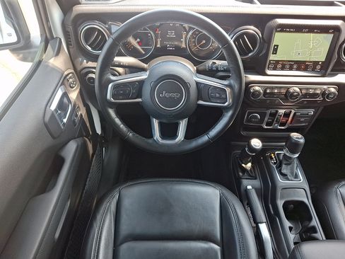 Used 2021 Jeep Wrangler Unlimited Sahara AWD/4WD image 11