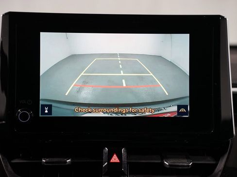 Used 2024 Toyota Corolla Cross XLE image 19