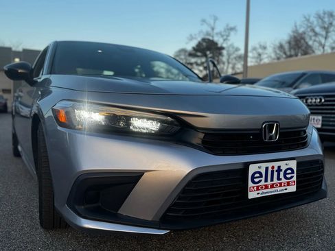 Used 2023 Honda Civic Sport image 11