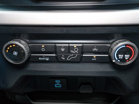 Used 2023 Ford F150 XLT w/ XTR Package image 23