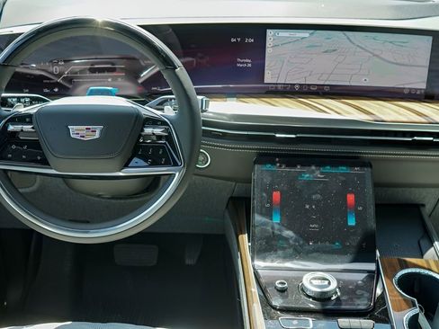 New 2026 Cadillac Escalade Platinum Sport w/ LPO, ONYX Package AWD/4WD image 24