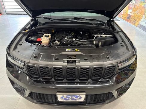 Used 2023 Jeep Grand Cherokee Limited w/ Black Appearance Package AWD/4WD image 61