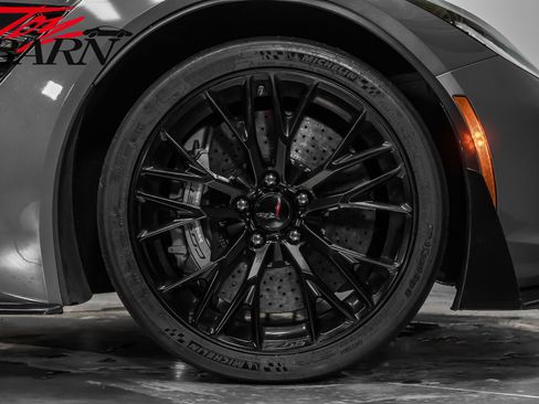 Used 2016 Chevrolet Corvette Z06 w/ 3LZ Preferred Equipment Group image 24