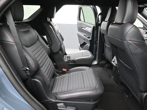 New 2026 Ford Explorer ST-Line w/ ST-Line Street Pack image 10