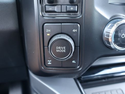 New 2026 Ford F250 Lariat w/ Black Appearance Package image 9