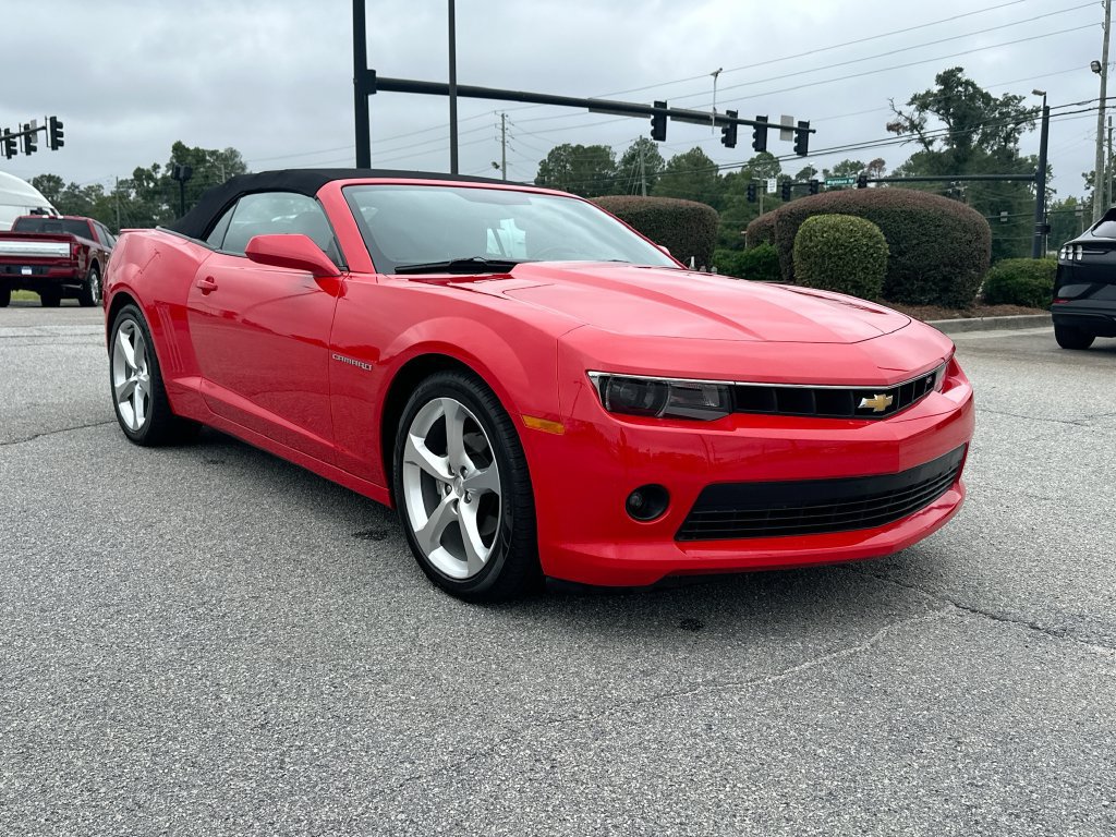 Used 2015 Chevrolet Camaro LT RWD image 2