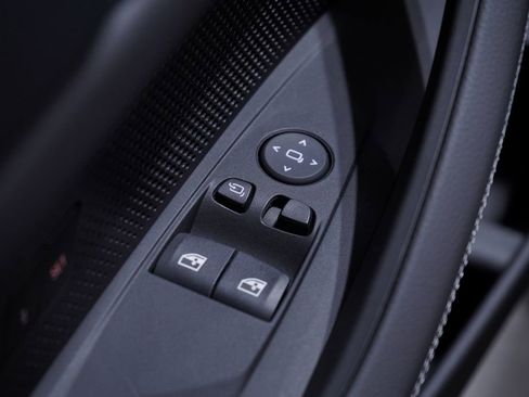 Used 2025 BMW M440i Coupe w/ Shadowloine Package image 10