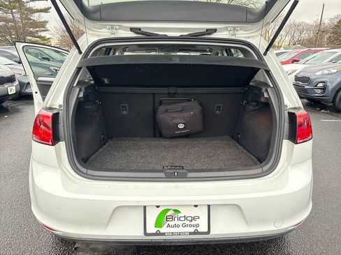 Used 2016 Volkswagen Golf SE image 18