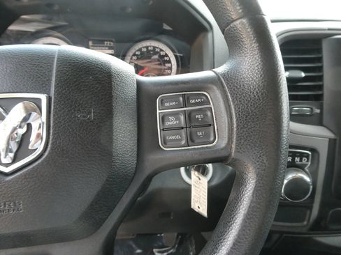 Used 2014 RAM 1500 Express RWD image 18