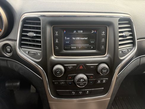 Used 2015 Jeep Grand Cherokee Limited w/ Trailer Tow Group IV image 13