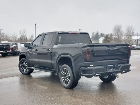 Used 2022 GMC Sierra 1500 AT4 w/ AT4 Preferred Package image 3