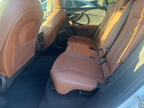 Used 2023 Audi Q8 Premium Plus AWD/4WD image 5