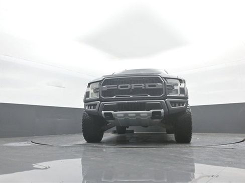 Certified 2018 Ford F150 Raptor w/ Equipment Group 802A Luxury image 33