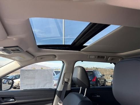 New 2026 Nissan Pathfinder Platinum image 14