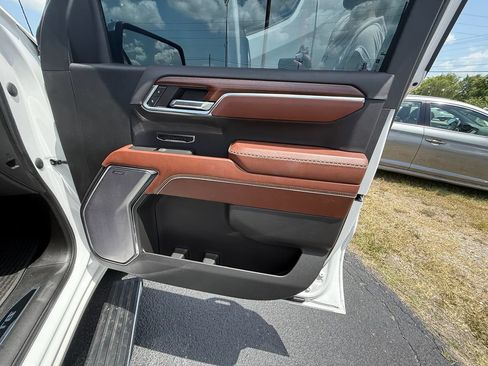 Used 2023 GMC Sierra 1500 Denali Ultimate AWD/4WD image 22