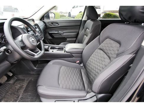 Certified 2024 Nissan Pathfinder S image 6