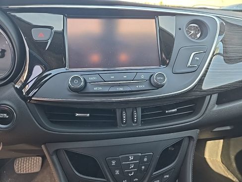Used 2017 Buick Envision Essence FWD image 16