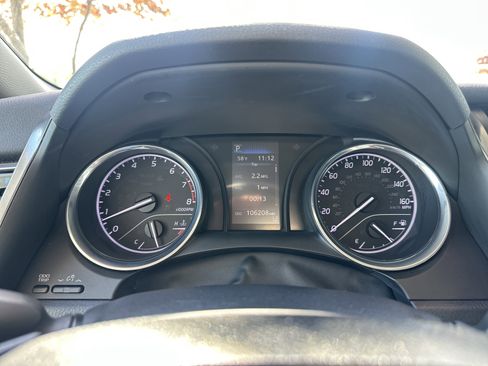 Certified 2020 Toyota Camry SE image 28