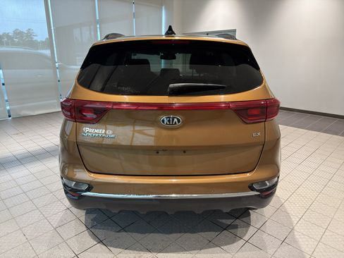 Used 2020 Kia Sportage EX w/ Option Group 15 FWD image 4
