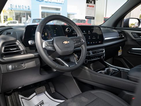 New 2026 Chevrolet Traverse LT w/ Driver Confidence Package image 13