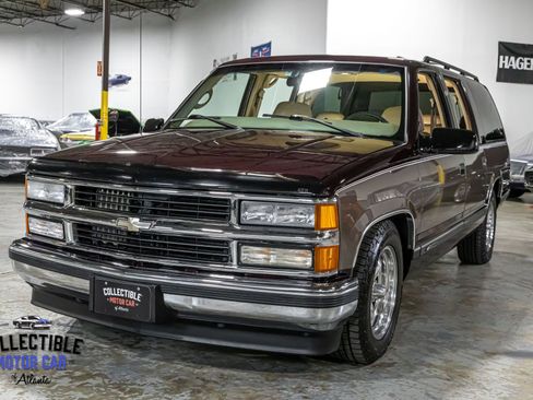 Used 1997 Chevrolet Suburban 2WD w/ Preferred Equipment Group 3 image 9
