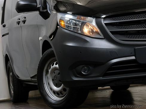 Used 2016 Mercedes-Benz Metris image 4