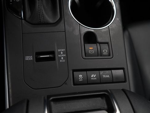 Used 2022 Toyota Highlander XLE image 26