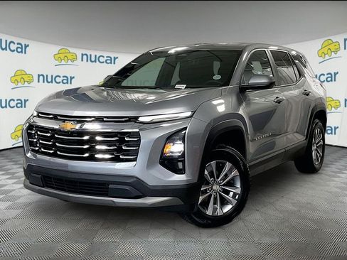 Used 2025 Chevrolet Equinox LT AWD/4WD image 3